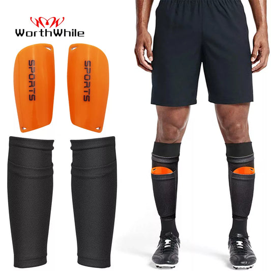 Wertvolle Fußball-Schienbeinschoner mit Teen-Socken