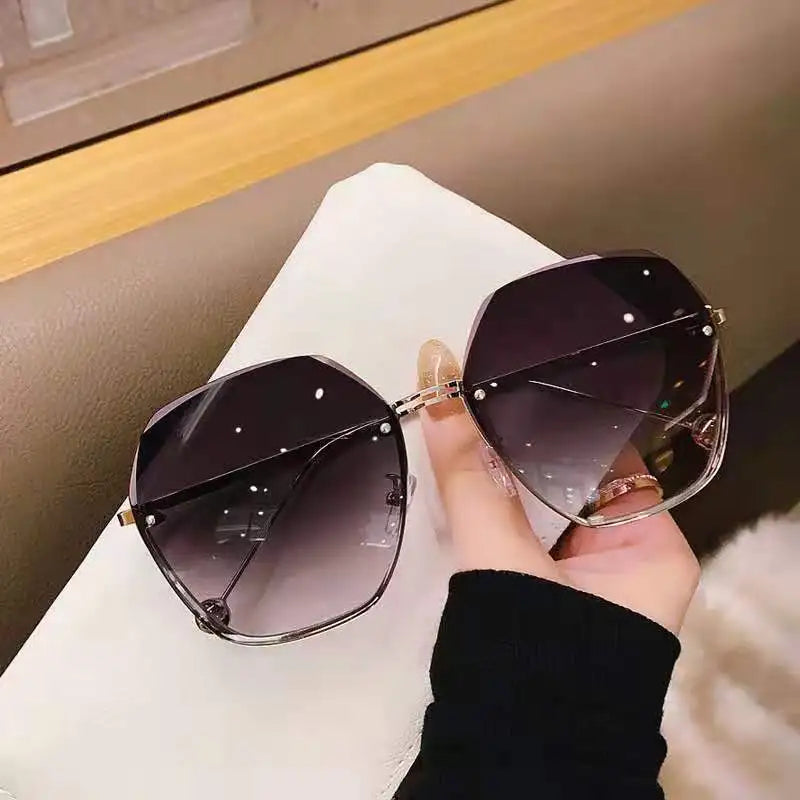 Designer Gradient Round Sunglasses