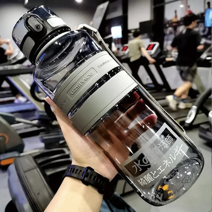 Große auslaufsichere Sport-Wasserflasche