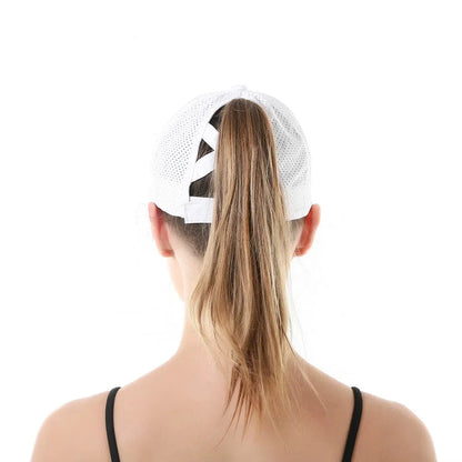 Chapeau de tennis queue de cheval réglable pour femme
