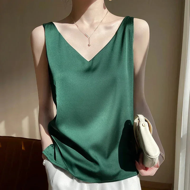 Neckholder-Top aus Satin-Seide mit V-Ausschnitt und Camisole-Trägern