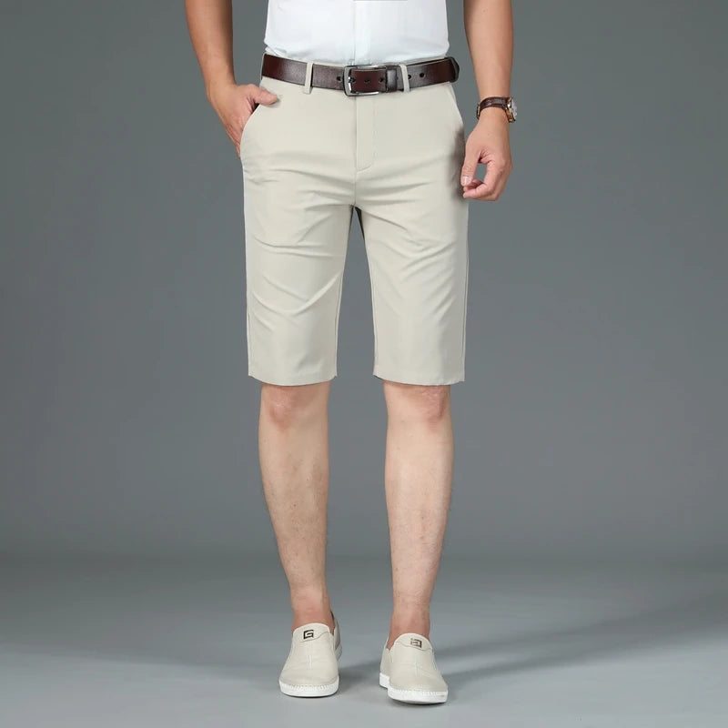 Neue lässige Golfshorts für Herren im Frühling und Sommer