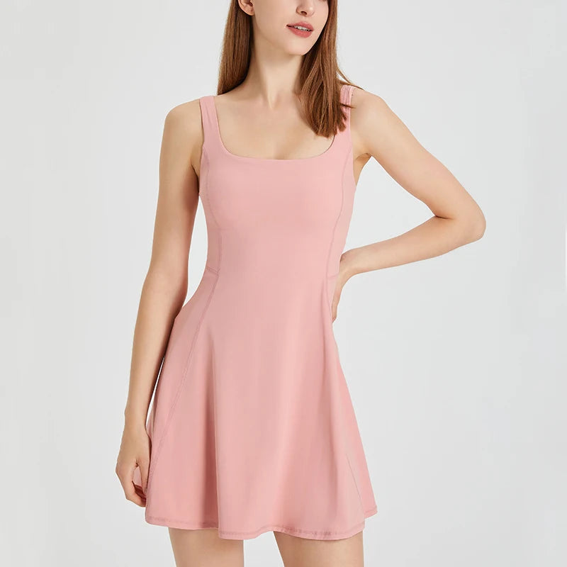 Robe de tennis d'été pour femmes avec poches et coussinets de poitrine